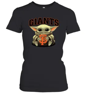 Baby Yoda Hugs Loves The San Francisco GiantsBaseball Womens T-Shirt